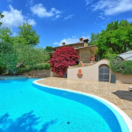 House Paradiso *